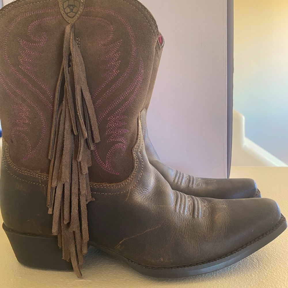 Ariat girls size 5 fringe brown and pink cowboy boots - perfect condition